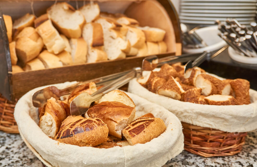 Restaurant & Breakfast